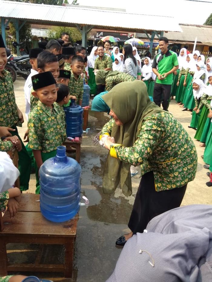 Puskesmas Renah Pamenang Sosialisasi Cuci Tangan dI MIN 3 Merangin
