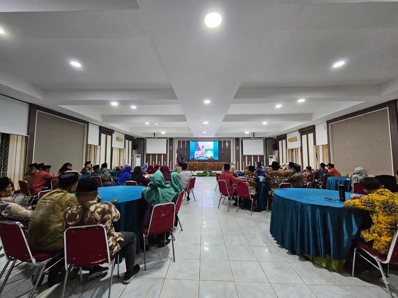 Pengawas Madrasah dan Kepala MTsN se Jambi Dibekali Kurikulum Berbasis Cinta