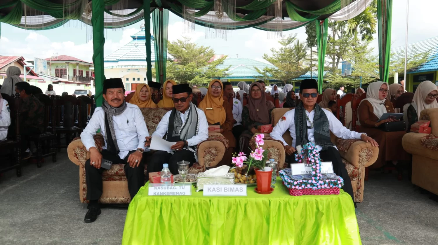 Wakili Kakankemenag Kerinci, Kasubbag TU Resmi Buka Pentas Seni dan Expo Ke-6 MTsN 2 Kerinci