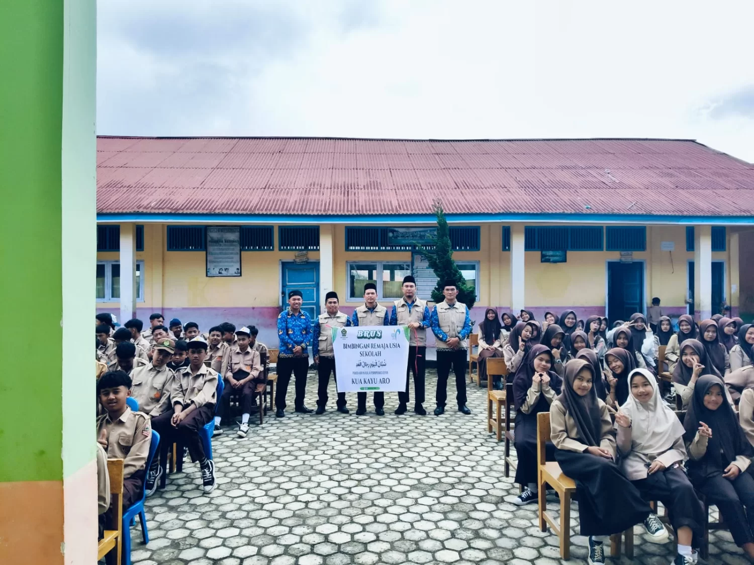 KUA Kayu Aro Gelar BRUS di SMPN 49 Kerinci, Perkuat Karakter dan Ketahanan Remaja