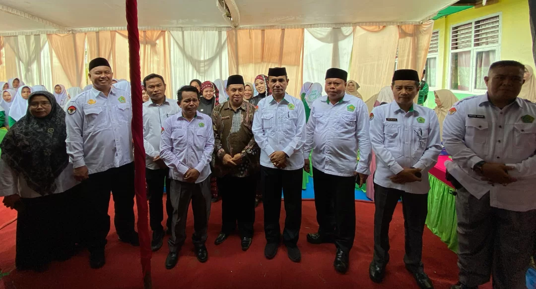 Kakan Kemenag Merangin Resmikan Kantin Halal Madrasah