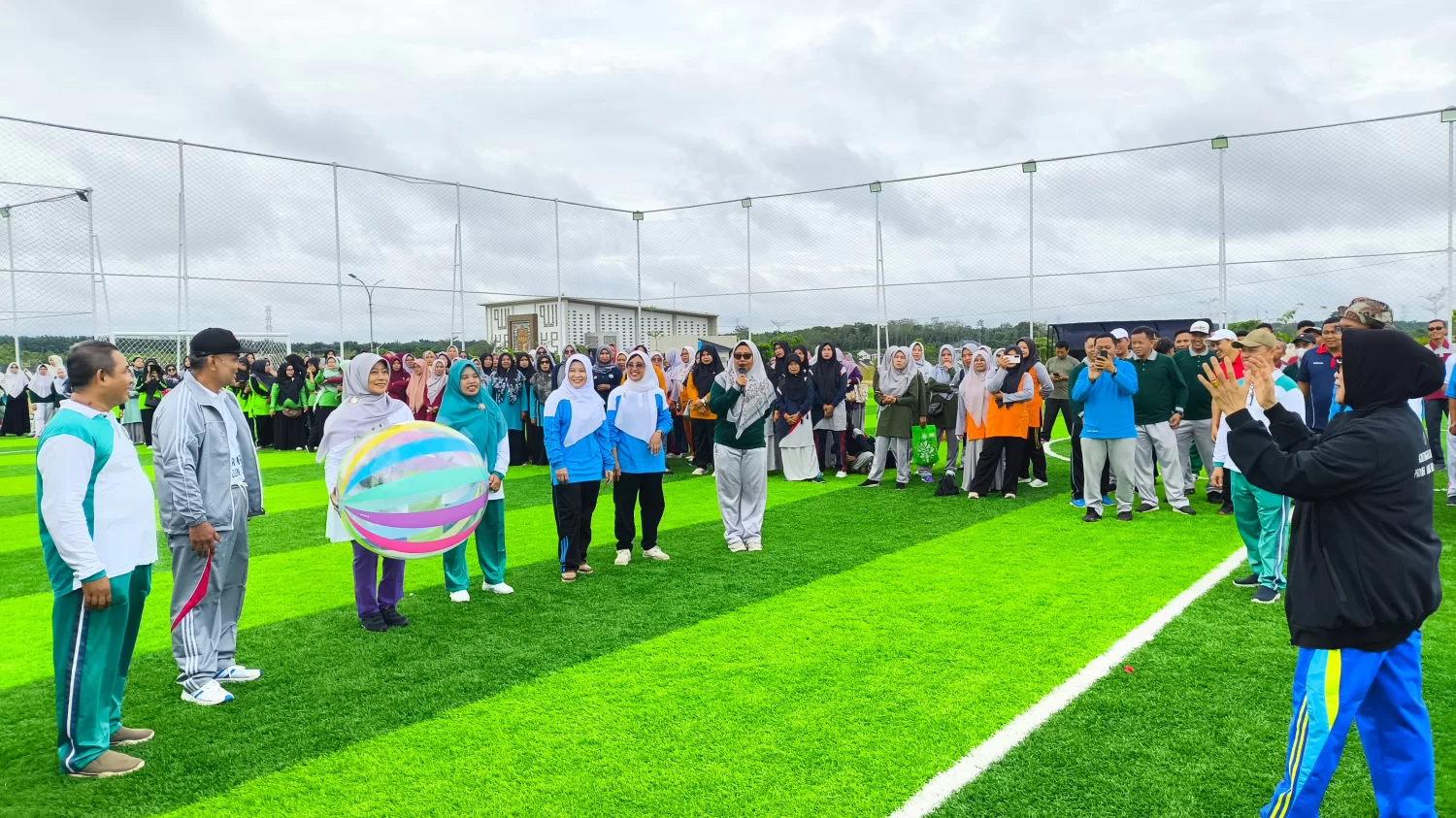 DWP Kemenag Muaro Jambi Turut Meriahkan Semarak Hari Amal Bakti ke-80