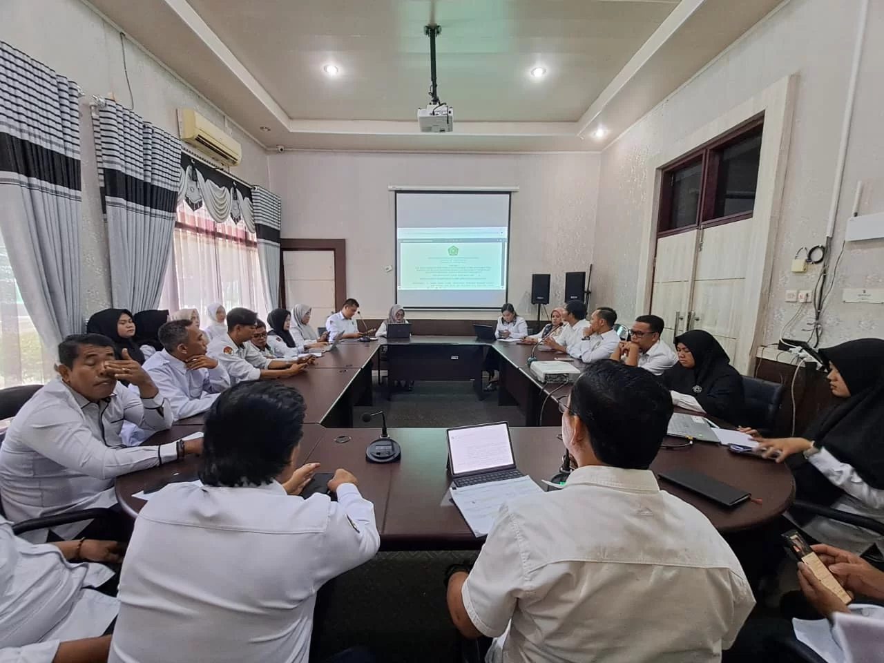 Perkuat Komitmen dan Membumikan Pelayanan