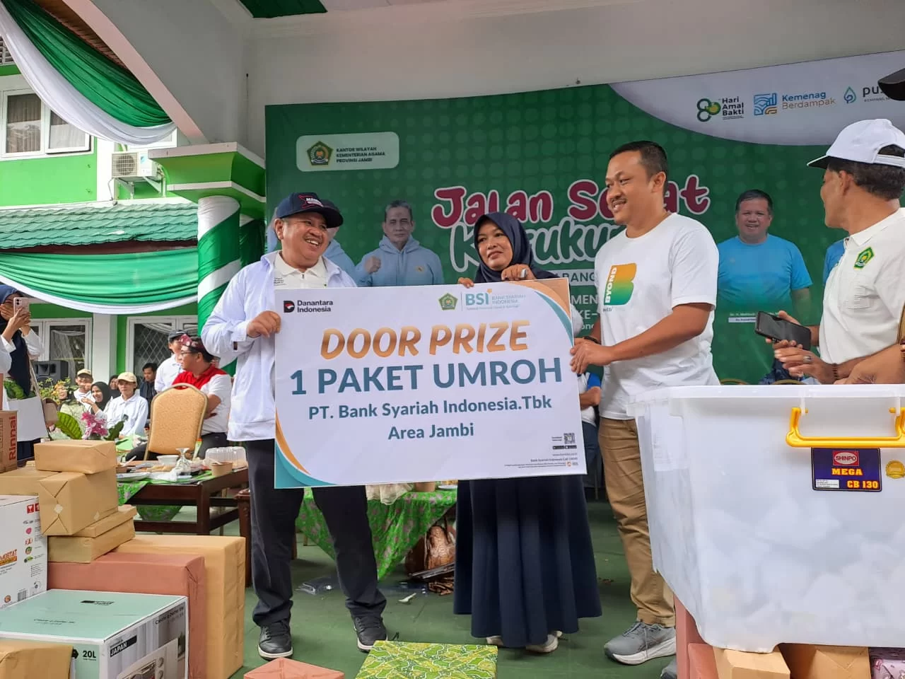 Kemenag Sarolangun Ikuti Jalan Sehat Kerukunan dan Doorprize Semarakkan HAB ke-80