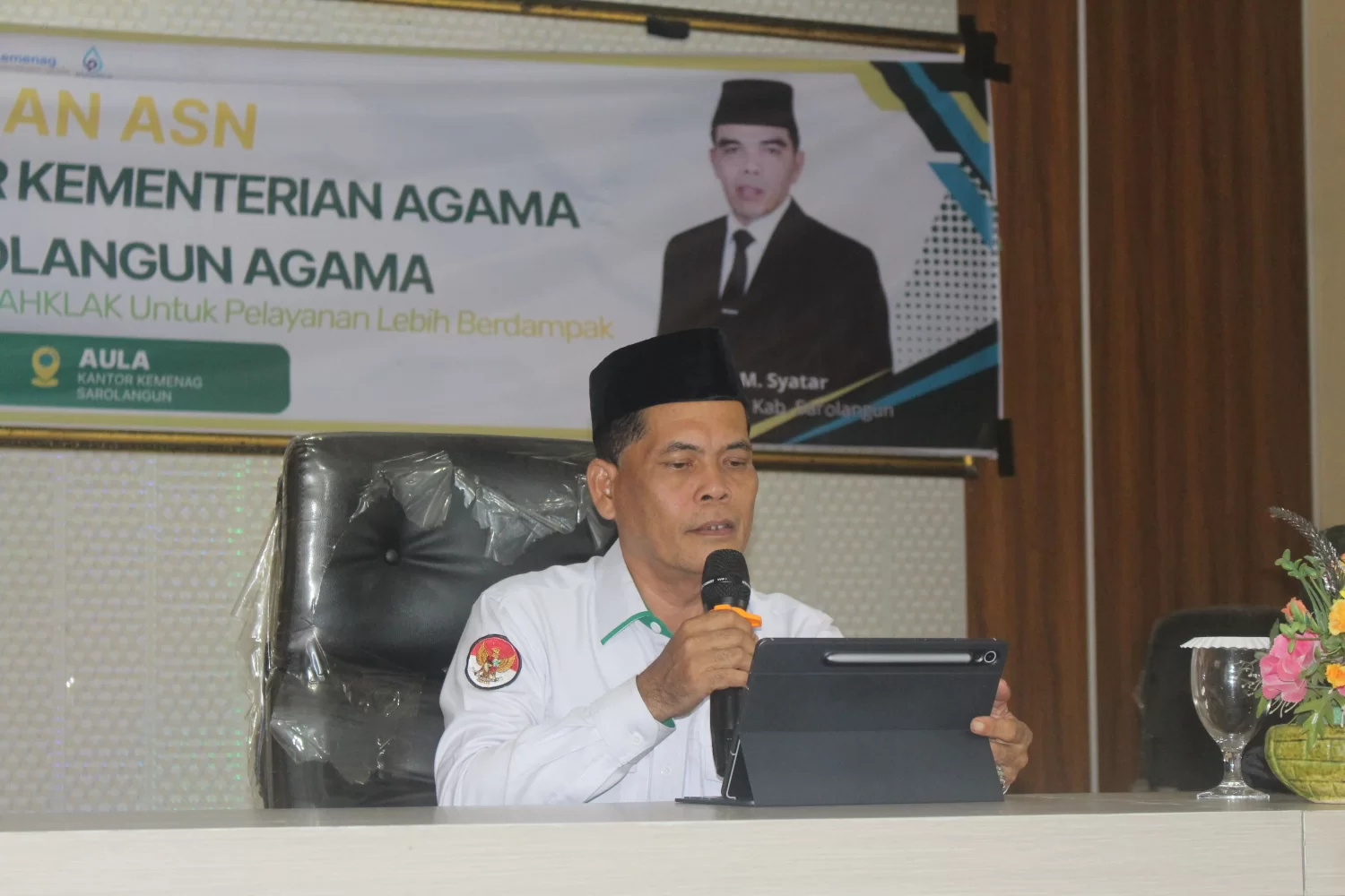 Pembinaan :  Jaga Integritas, ASN BerAkhlak Pelayanan Leb...
