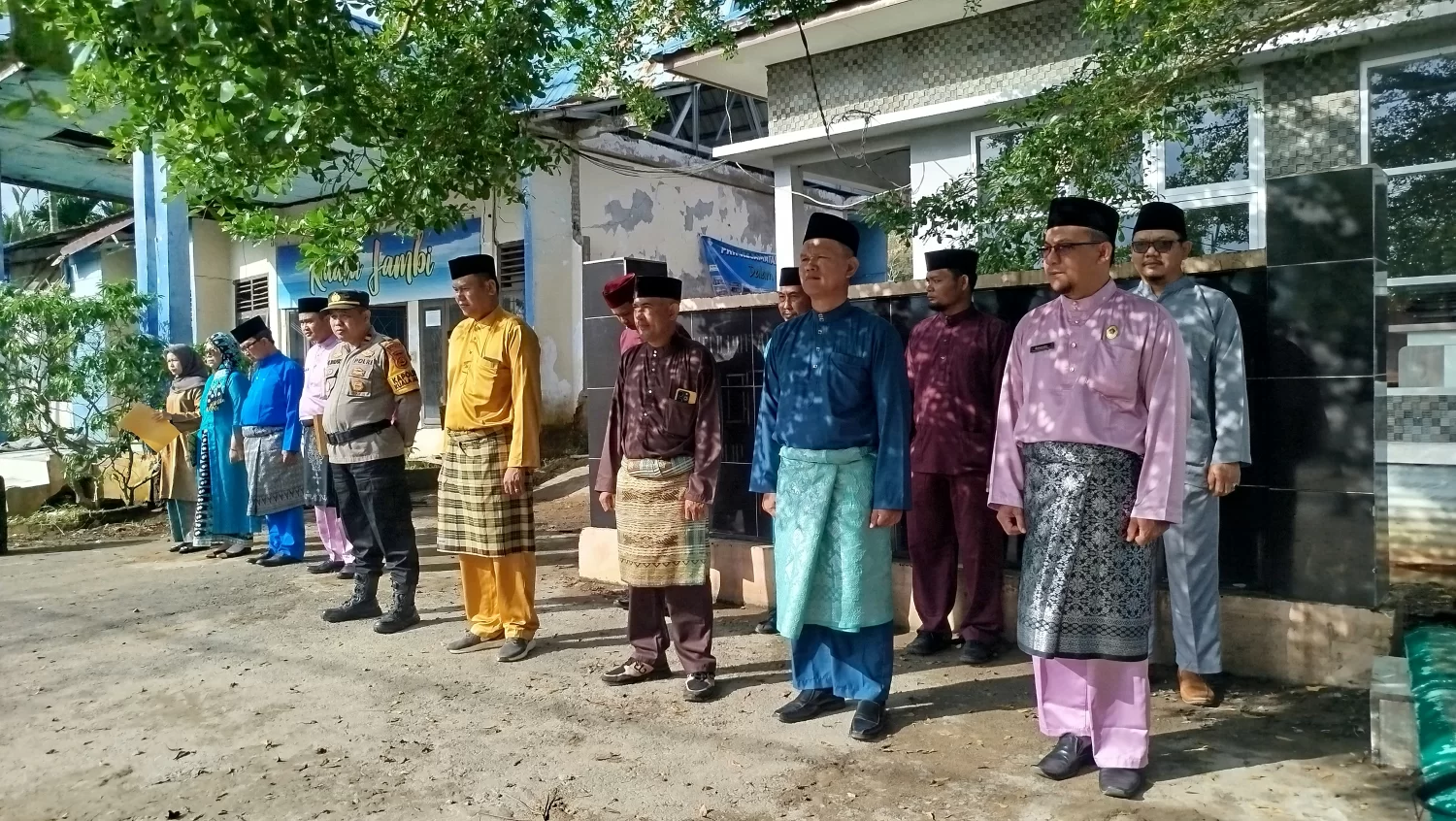 Kepala KUA Kuala Jambi Hadiri Apel Peringatan HUT ke-69 Provinsi Jambi
