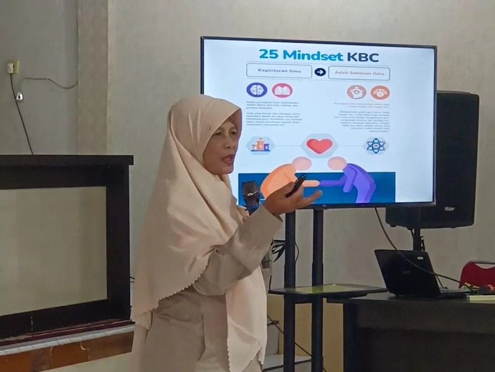 Dari 'Tukang Kayu' Menjadi 'Petani': Suty Harningsih Ajak Guru Madrasah Ubah Mindset Lewat KBC