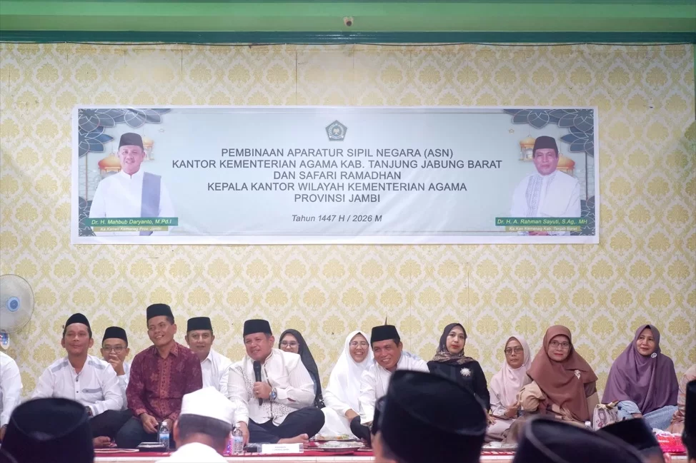 Kunjungan ke-Tanjab Barat, Kakanwil Kemenag Jambi Bina ASN Kemenag dan Gaungkan Kerukunan dalam Safari Ramadhan 2026