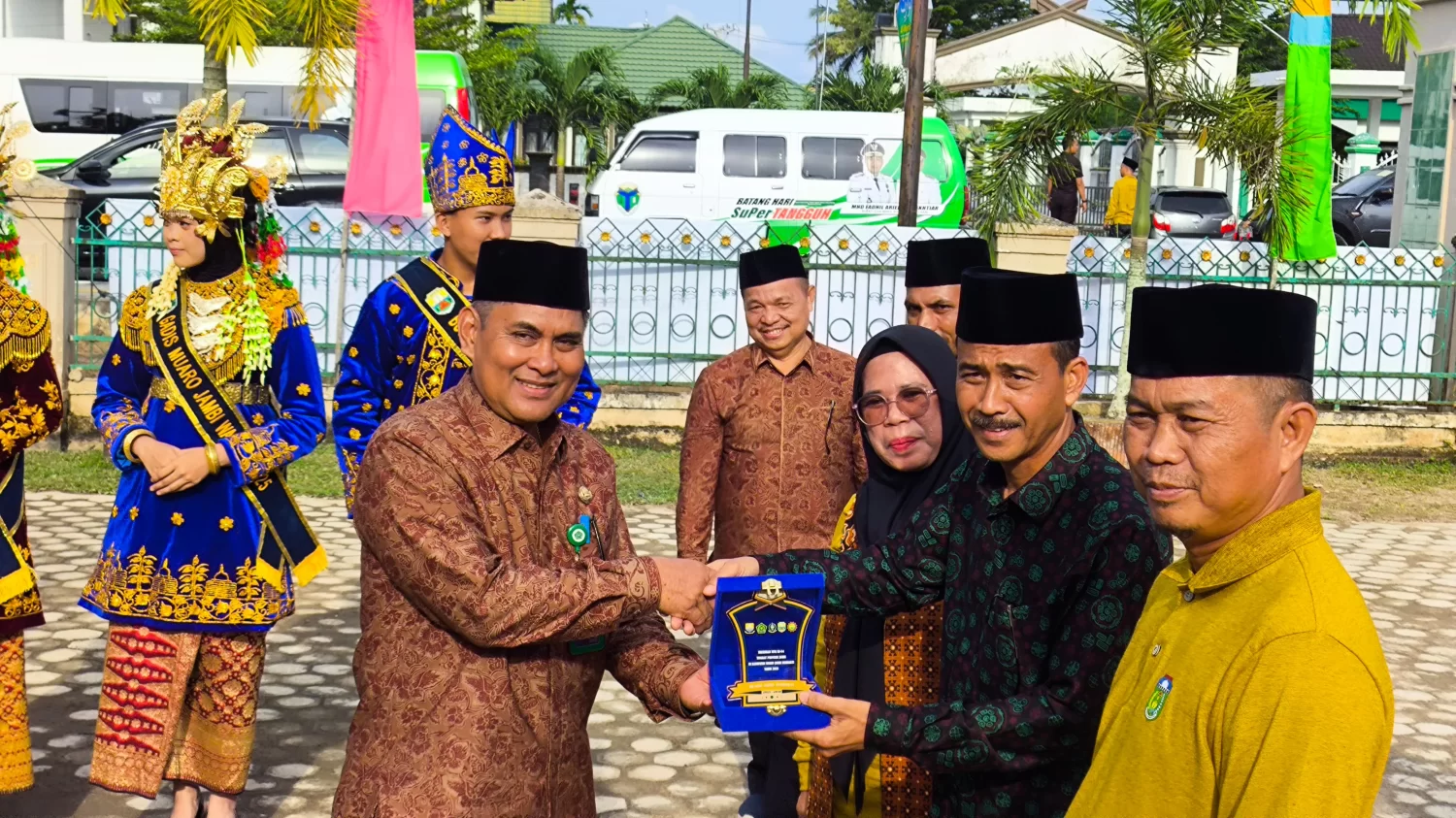 Kemenag Tebo Pastikan Kesiapan Kafilah: Kafilah  MTQ ke-54 asal Kabupaten Tebo telah sampai di muaro jambi