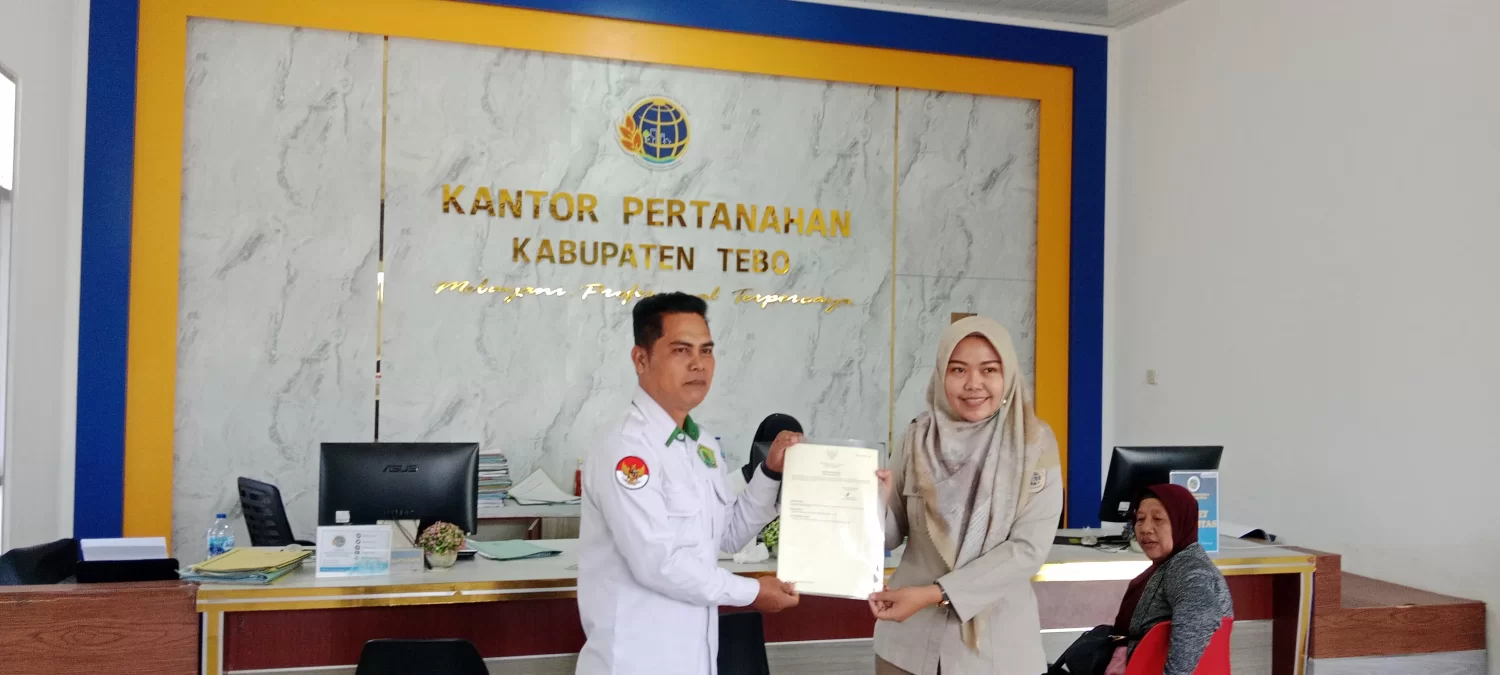 Kemenag Tebo Terima Sertifikat Tanah Wakaf dan Hibah dari BPN untuk Pengamanan Aset Keagamaan